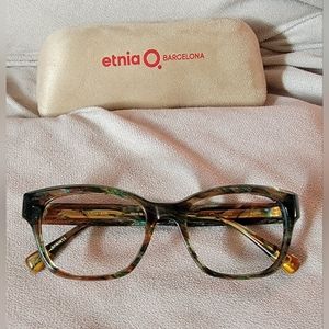 Etnia Barcelona Beacon Hill frame in green